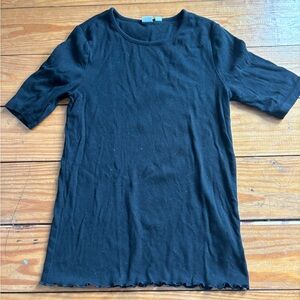 (661) GAP BLACK SHIRT